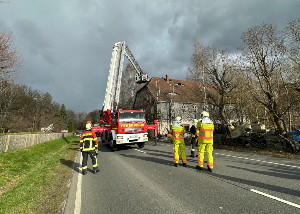 Sohland/Spree – Feuerwehr R Ckt Zu Einem Messi-Hof Aus « Feuerwehr ...